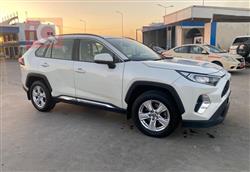 تۆیۆتا ڕاڤ 4